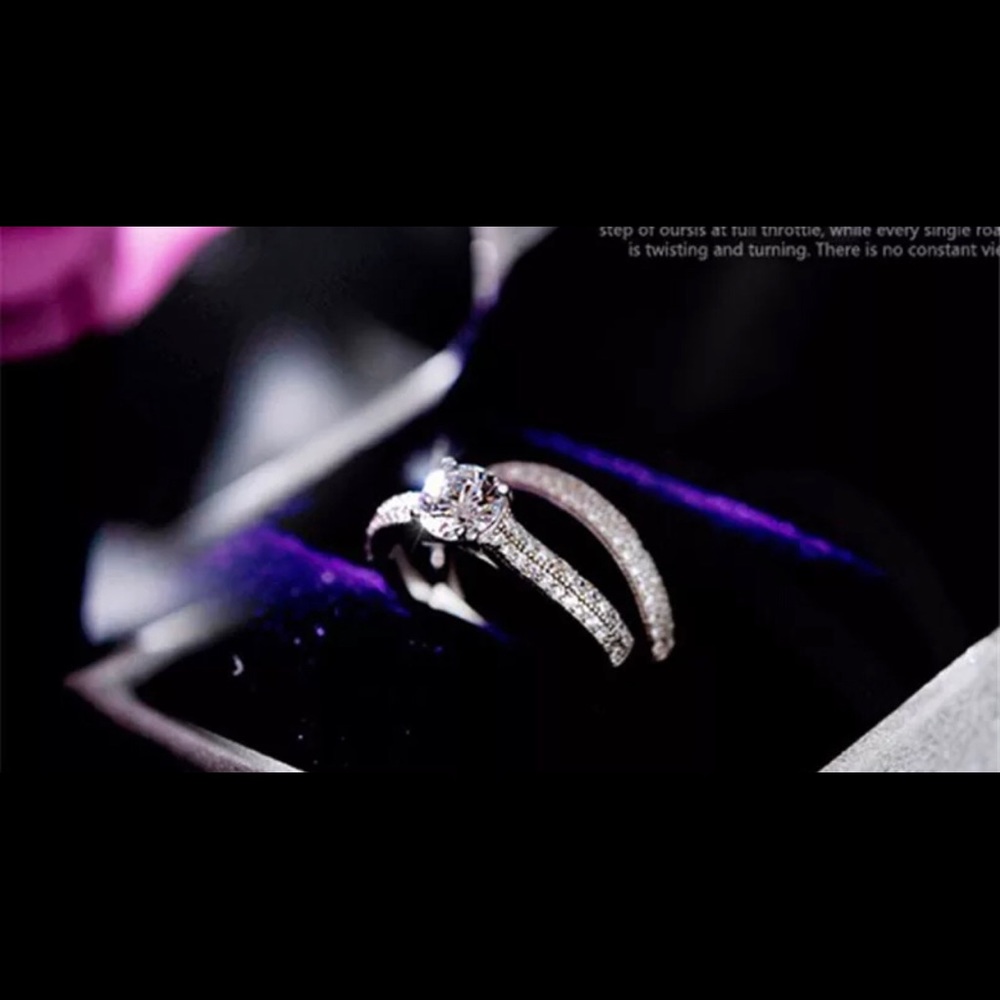 Engagement ring - Picture 3 of 4